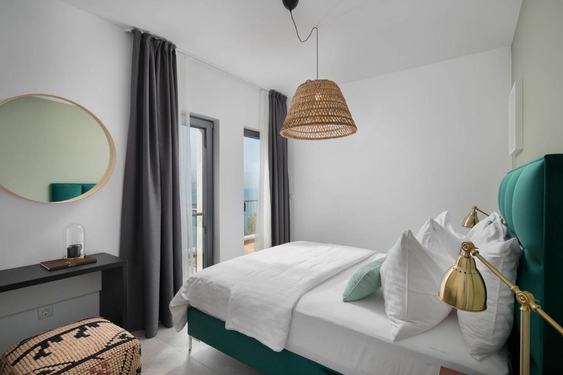 Olive Hill House - Ground Floor Apartment Слатине Екстериор снимка