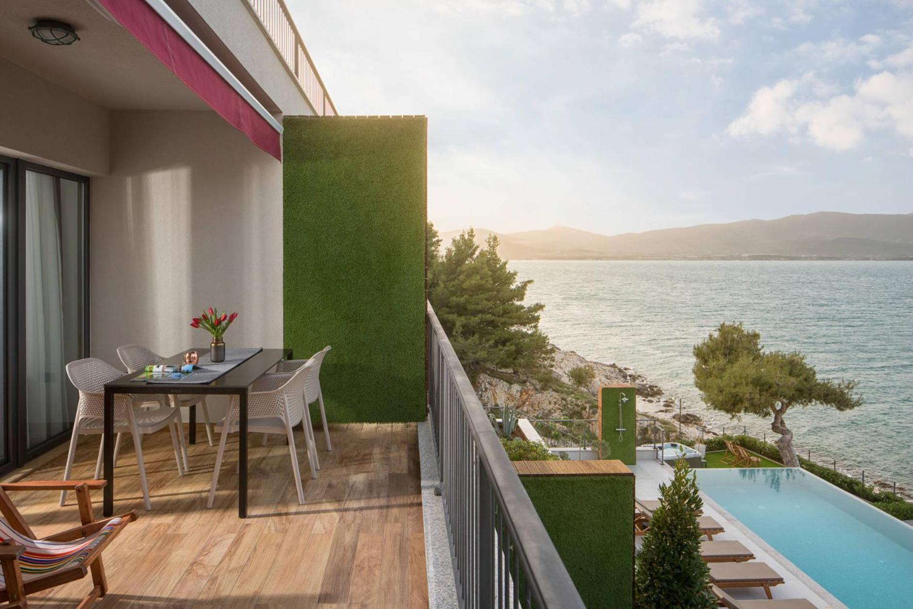 Olive Hill House - Ground Floor Apartment Слатине Екстериор снимка