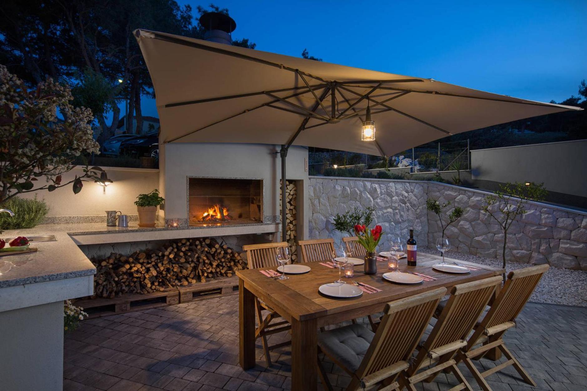 Olive Hill House - Ground Floor Apartment Слатине Екстериор снимка